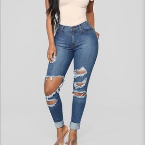 Fashion Nova Highwaisted jeans